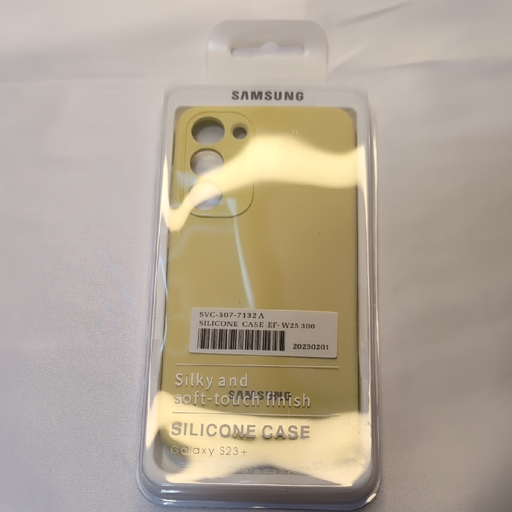 Samsung Galaxy S23+ Silicone Case - Soft Yellow